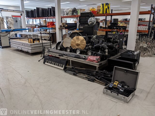 »　Roland,　Behringer,　equipment　parts　and　including:　Audio,　stage　American　stage　Various　Giant