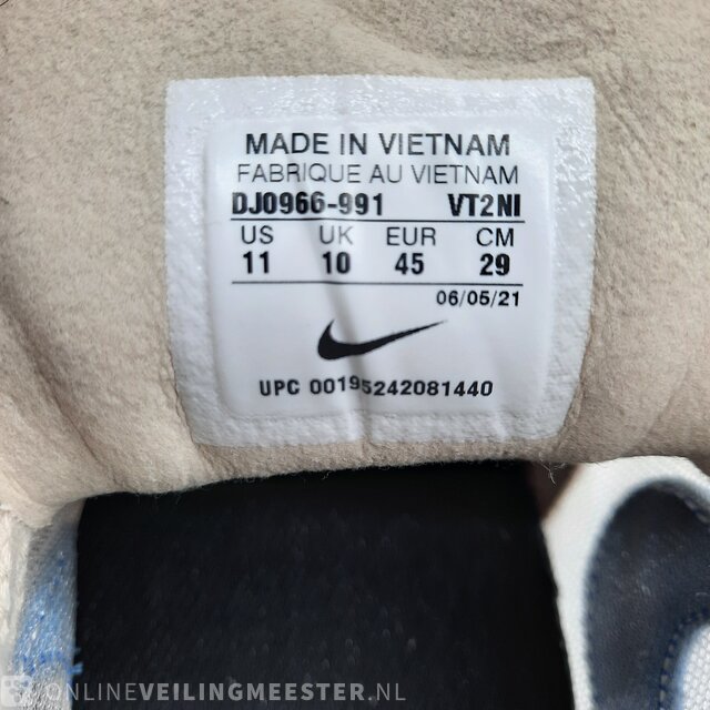 Paar sneakers maat 45 Nike DJO996 991 Onlineauctionmaster